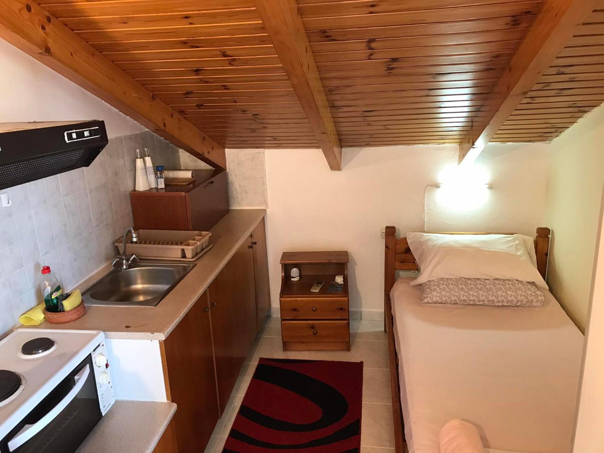 Ion Apartments Messolonghi Single Bed Room Mountain View Loft Mesolóngion Buitenkant foto